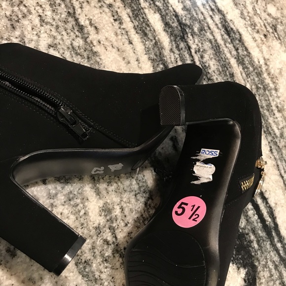 Impo black ankle bootie size 5 1/2 - Picture 8 of 8